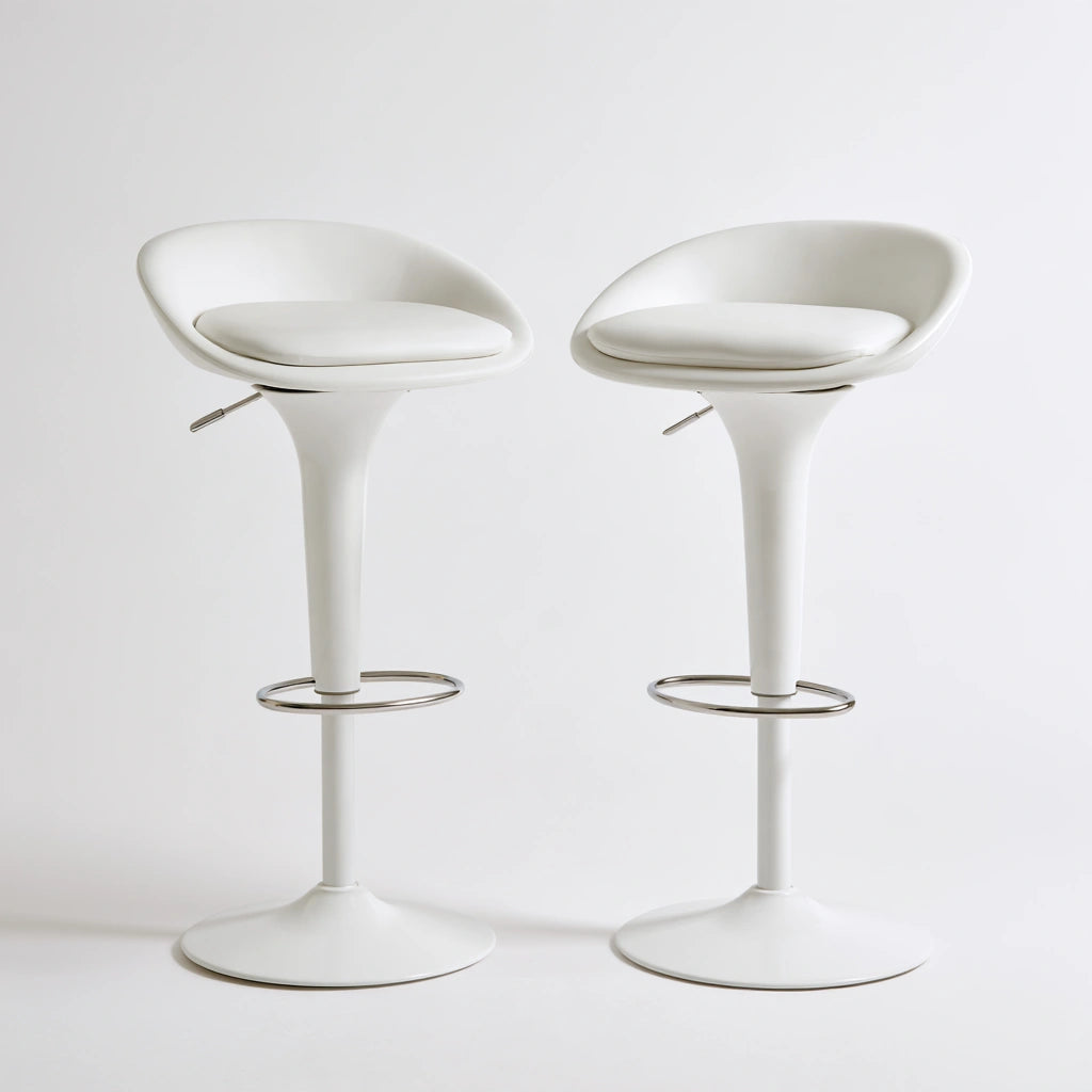 Ensemble de deux tabourets de bar pivotants aux lignes épurées, coloris blanc